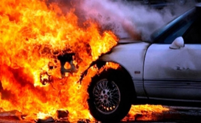 Girne'de araç yangını!