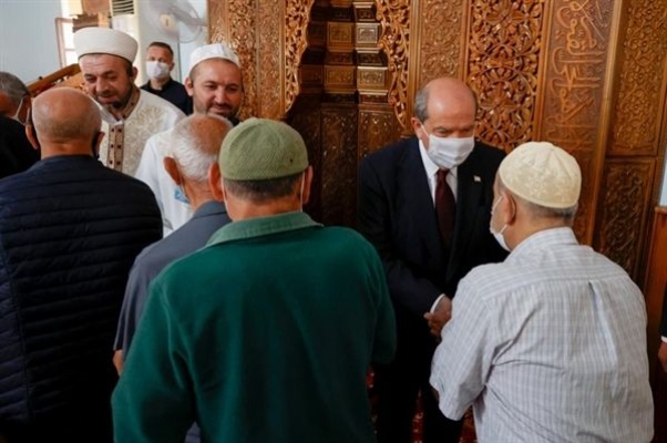 Tatar, Bayram Namazını Hz. Ebubekir Camisi’nde Kıldı