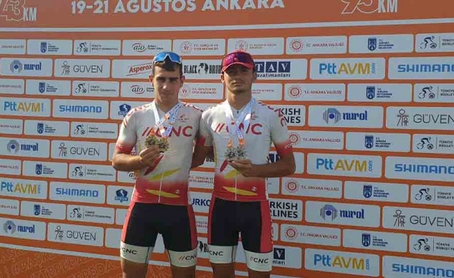Kıbrıslı Türk bisikletçiler Emre Kaplan ve Kerem Pekmez'den gururlandıran başarı...