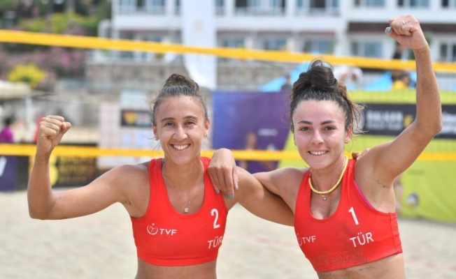 Merve Çelebi ve Bahanur Gökalp Balıkesir'de şampiyon oldu Merve Çelebi ve Bahanur Gökalp Balıkesir'de şampiyon oldu