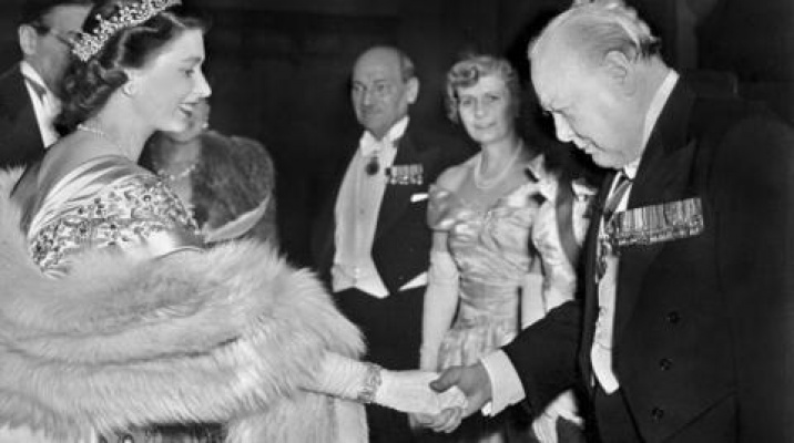 Kraliçe 2. Elizabeth'in naaşı bugün defnedilecek: Liderler cenaze için Londra'da