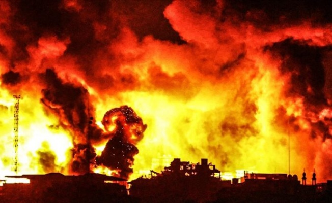 İsrail, Endonezya Hastanesi'nin çevresini bombaladı