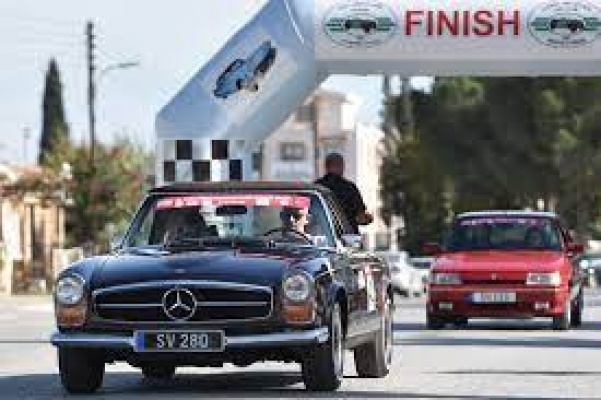 Uluslararası Cumhuriyet Klasik Otomobil Rallisi yapıldı