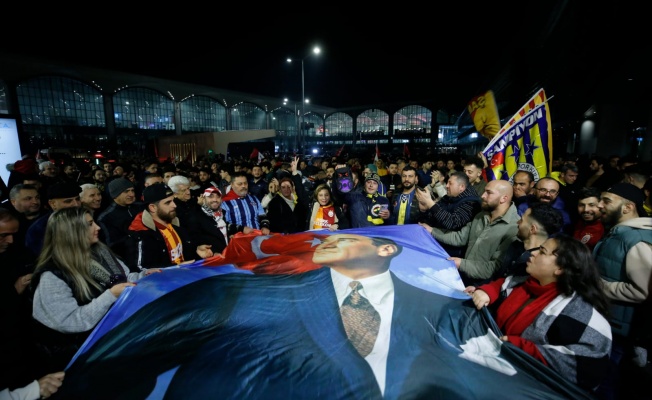 Taraftarlar coşku ile karşıladı...