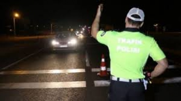 Trafik denetimlerinde 398 araç sürücü rapor edildi Trafik denetimlerinde 398 araç sürücü rapor edildi