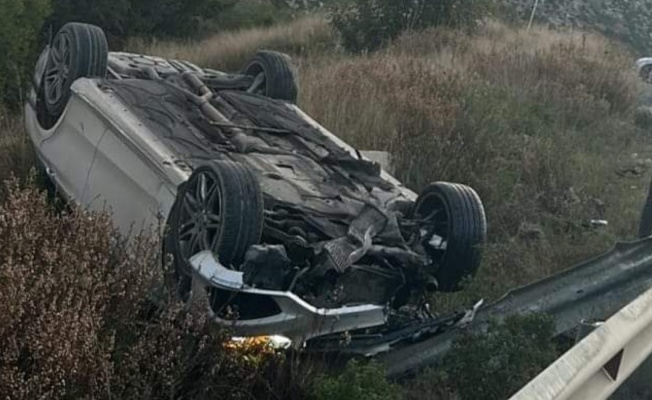 Dağyolu'nda kaza: Bariyerlere çarpıp takla attı