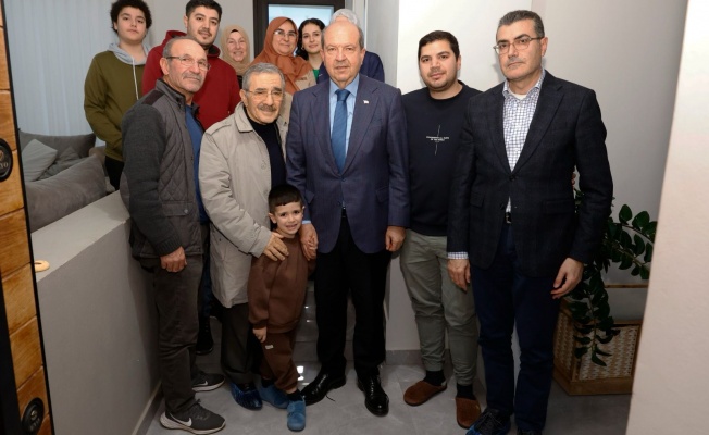 Tatar, depremde Hatay’da hayatını kaybeden Arnavutoğlu ve Arkan çiftinin ailelerini ziyaret etti