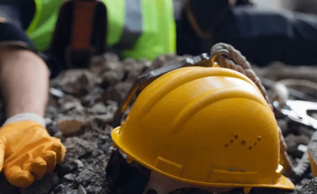 Güzelyurt'ta iş kazası; 1 kişinin yüzüne ve sağ omuz kısmına elektrik direği çarptı