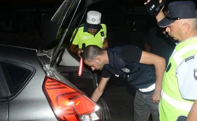 Lefkoşa'da operasyon... Araçlarından çıkanlar şaşkına çevirdi!