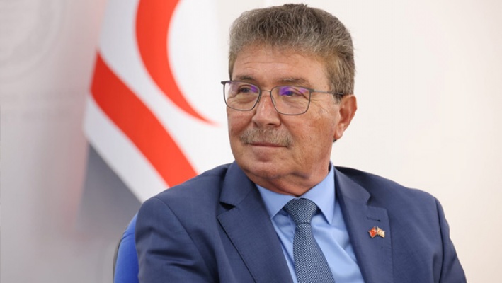 Başbakan Üstel: Halkımız, kasabın önünden geçmekten korkmamalı