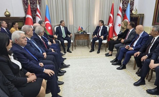 Üstel: Tarihi bir güne şahitlik ediyoruz