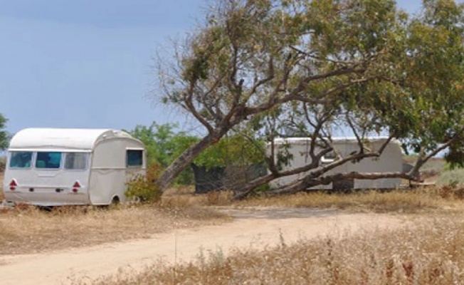 Park halindeki karavan çalındı
