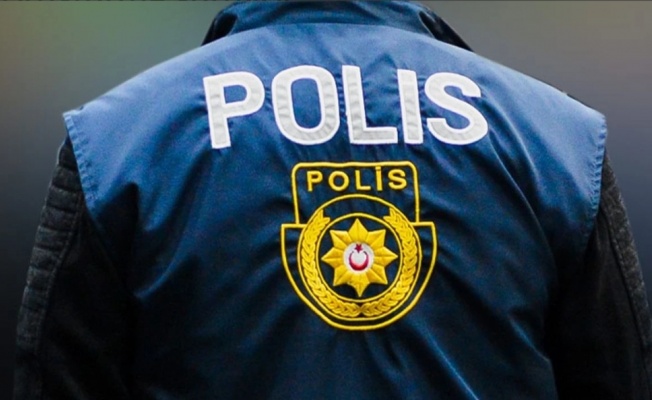 Motosiklet sürücüsü V.S.F., kendisine ceza kesildiği sırada bir köpeği tekmeledi!
