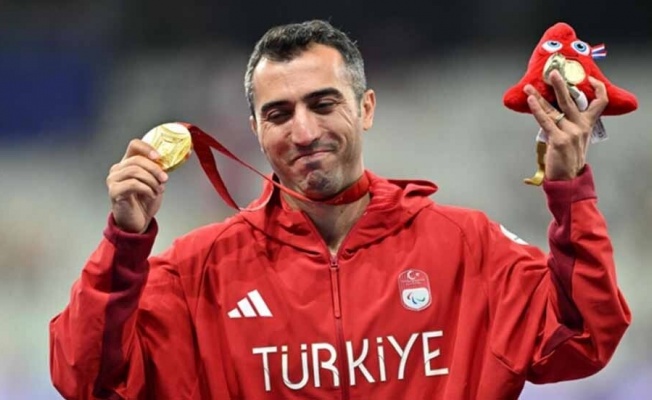 Türkiye'de milli atlet Serkan Yıldırım'ın altın madalyası geri alındı