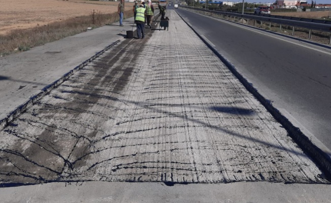 Haspolat ile Türkeli arasında yol bakım onarım çalışmaları devam ediyor