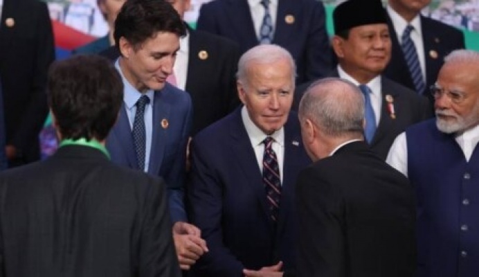 Erdoğan G20 Zirvesi'nin son gününde Biden ile bir süre ayak üstü sohbet etti