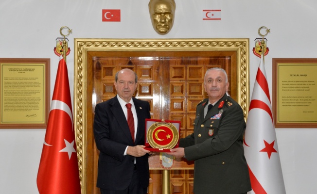 Cumhurbaşkanı Tatar, 39’uncu Tümen Komutanı Tuğgeneral Gökoğlan’ı ziyaret etti