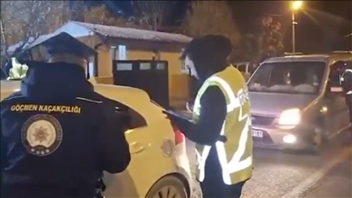 "Kalkan-37" operasyonlarında 42 göçmen kaçakçılığı şüphelisi yakalandı