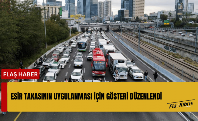 İsrailli esirlerin yakınları, Tel Aviv’de otoyolu trafiğe kapattı