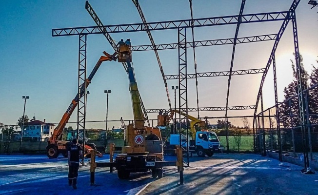 Gönyeli Tenis Kulübü’ne Ait Açık Kortları Kapatacak Çelik Yapı İçin Saha Çalışmaları Başladı