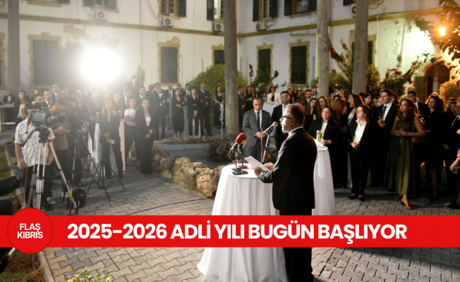 Yüksek Mahkeme orta bahçesinde resepsiyon düzenlendi