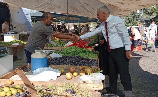Cumhurbaşkanı Adayı Hüseyin Gürlek Gönyeli Pazarı’nda Vatandaşlarla Buluştu