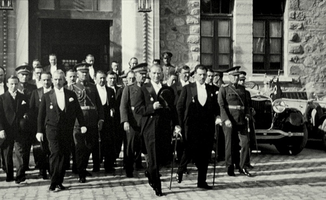 Türkiye Cumhuriyeti’nin 102’nci kuruluş yıl dönümü yarın ülkemizde de törenlerle kutlanacak Türkiye Cumhuriyeti’nin 102’nci kuruluş yıl dönümü yarın ülkemizde de törenlerle kutlanacak