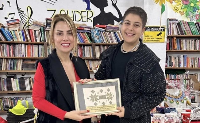 Türkiye’nin parlayan yıldızı Ferah Zeydan, Zeytin Ağacı Eğitim ve Yardımlaşma Derneği’ni ziyaret etti