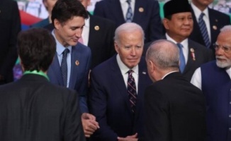 Erdoğan G20 Zirvesi'nin son gününde Biden ile bir süre ayak üstü sohbet etti