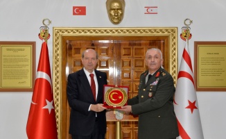 Cumhurbaşkanı Tatar, 39’uncu Tümen Komutanı Tuğgeneral Gökoğlan’ı ziyaret etti