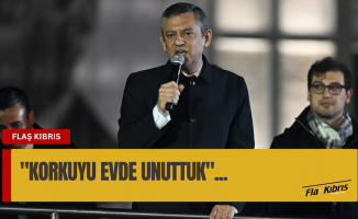 CHP Genel Başkanı Özel, İBB binası önünde toplananlara hitap etti: "Korkuyu evde unuttuk"