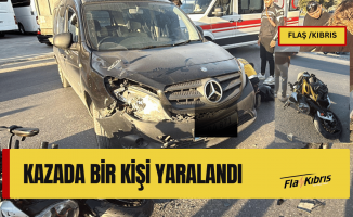Motosiklet ile araç çarpıştı...