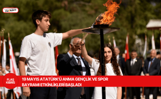 19 Mayıs Atatürk’ü Anma Gençlik ve Spor Bayramı etkinlikleri Atatürk Anıtı önünde düzenlenen törenle başladı