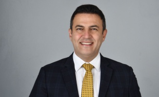 Ceyhan’da Kitap ve Kariyer Günleri Coşkusu: Murat Gezici Gençlerle Halk ile Buluşuyor