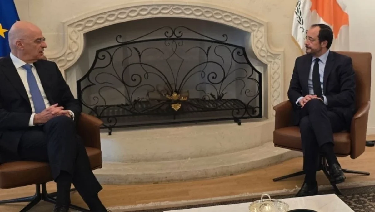 Hristodulidis, Yunan Savunma Bakanı Dendias'ı kabul etti: Bölgesel gelişmeler ele alındı