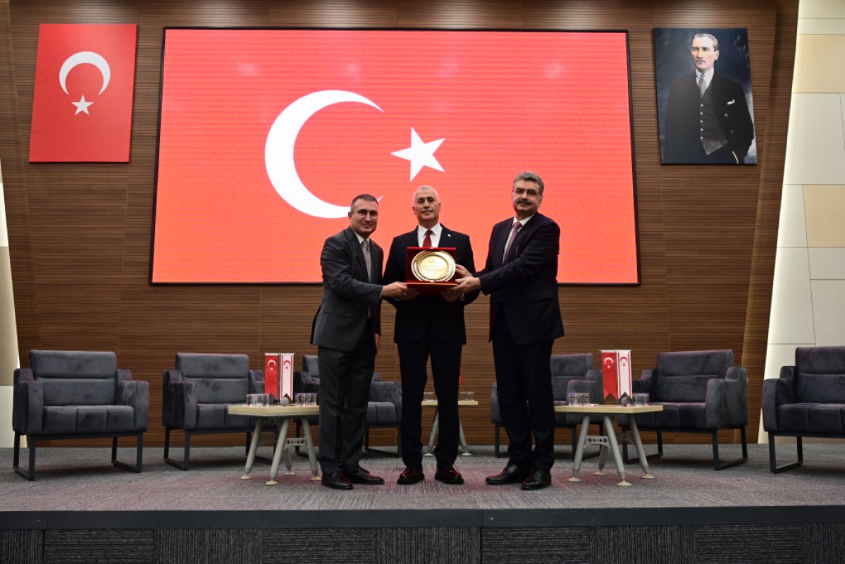 Amcaoğlu: Kıbrıs Türk halkı Türkiye Cumhuriyeti ile omuz omuza
