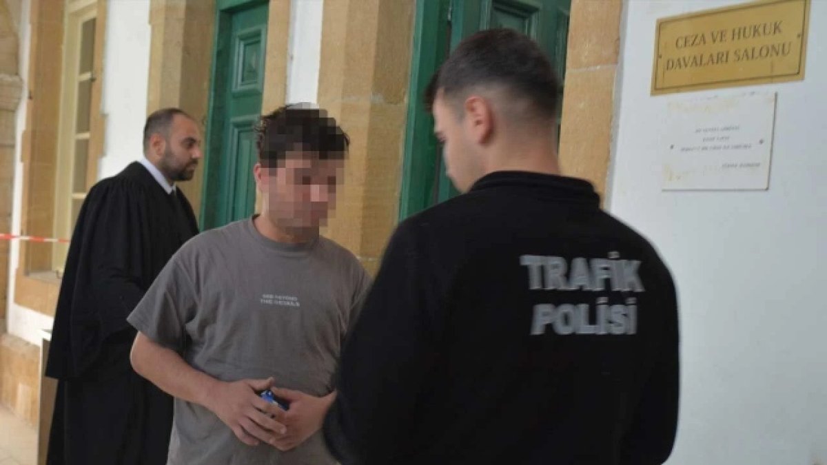 Uçakta taşkınlık yapan turist mahkemeye çıkarıldı!