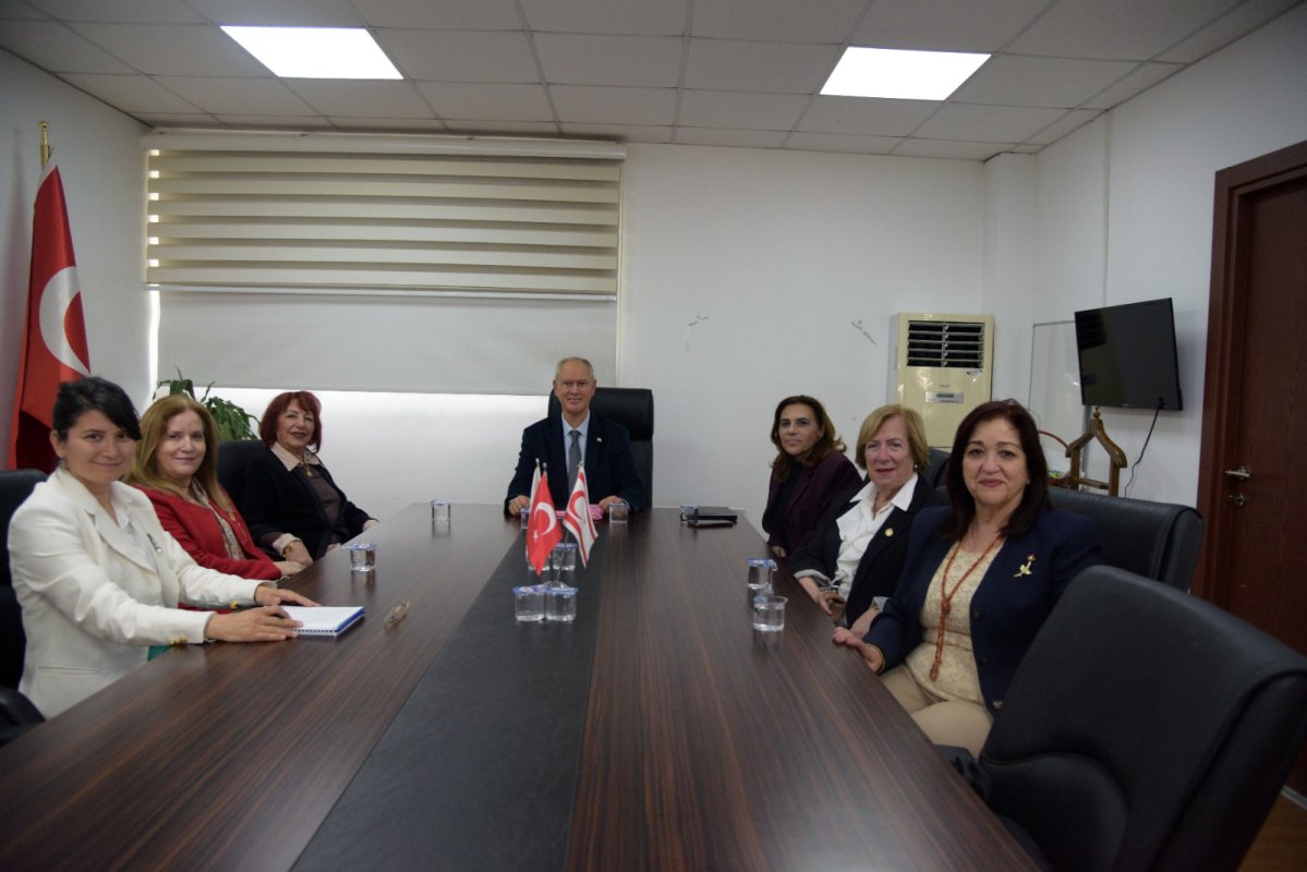 Hasipoğlu, Girne Inner Wheel Kulübü Temsilcilerini Kabul Etti