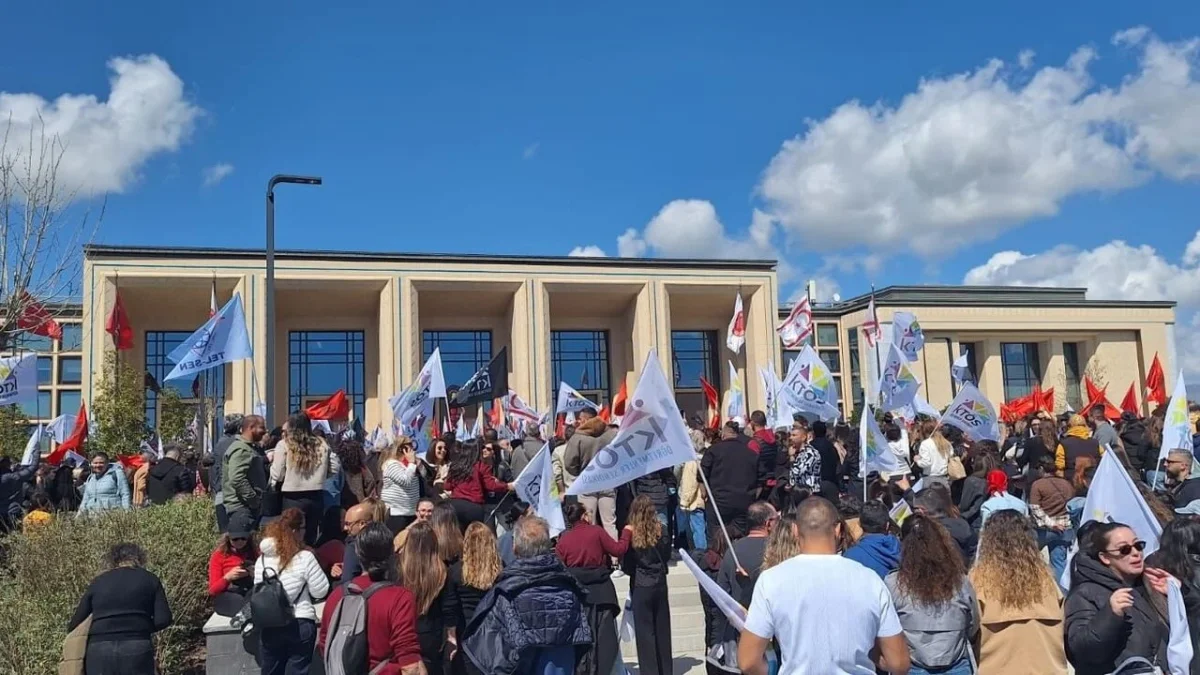 Genel Grev bugün de devam edecek… Sendikalar saat 10.00’da Meclis’te