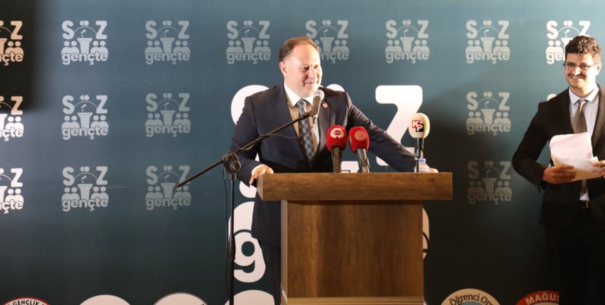 Öztürkler: Gençler bize örnek oldular