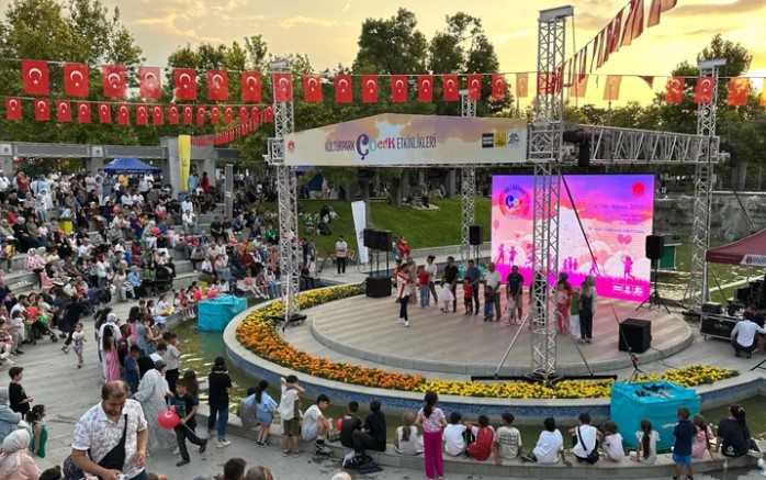 Kültürpark’ta Çocuklar Yazın Tadını Çıkarıyor